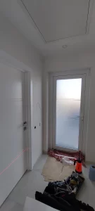 Durys su dekoratyvine matine plėvele