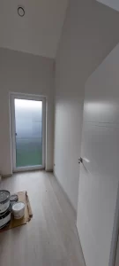 Durys su dekoratyvine matine plėvele