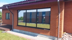 Lauko stiklai klijuoti išorine veidrodine plėvele