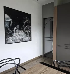 Stiklo durys, berėmė konstrukcija klijuotas juodas rėmelis metalo imitacija