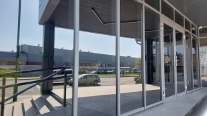 Lauko stiklai klijuoti išorine veidrodine plėvele
