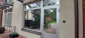 Lauko stiklai klijuoti išorine veidrodine plėvele