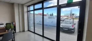 Langų klijavimas matine plėvele